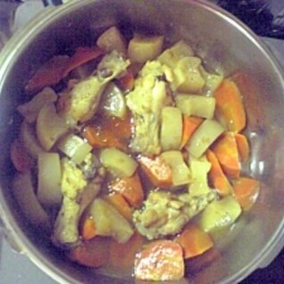 コラーゲンたっぷり 圧力鍋で手羽元と根菜の煮物